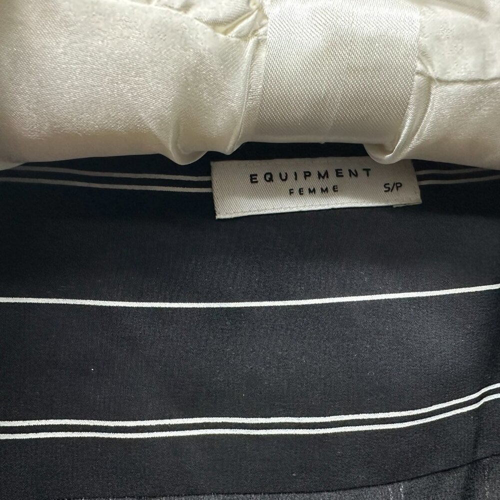 Equipment silk button down - Black and White - Vertical Stripes - Picture 6 of 9